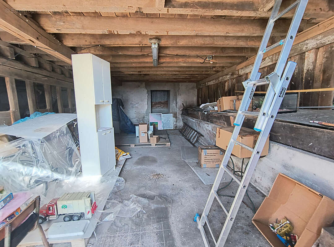 Maison à SAINT-SULPICE-LES-FEUILLES