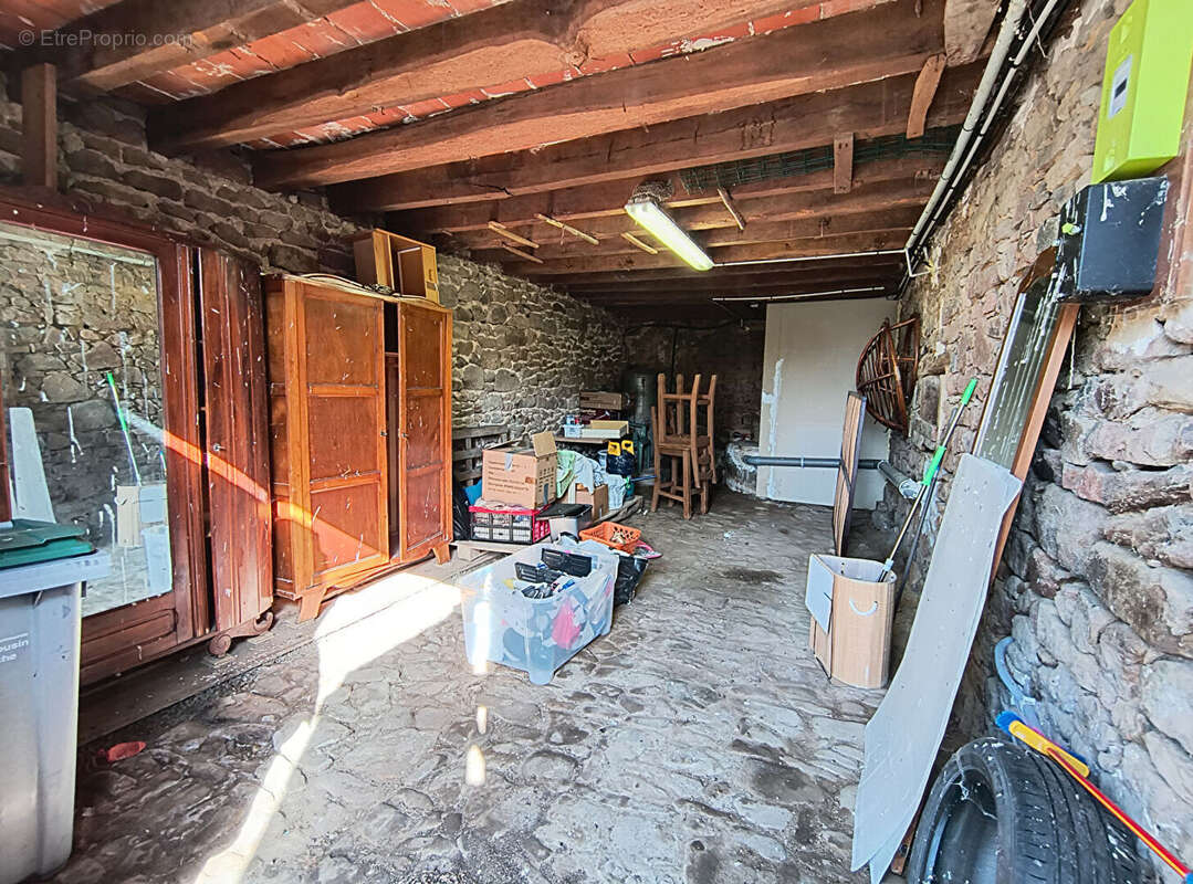 Maison à SAINT-SULPICE-LES-FEUILLES