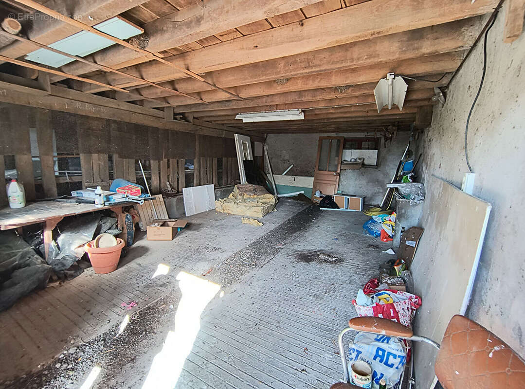 Maison à SAINT-SULPICE-LES-FEUILLES