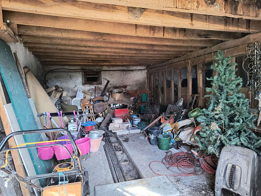 Maison à SAINT-SULPICE-LES-FEUILLES