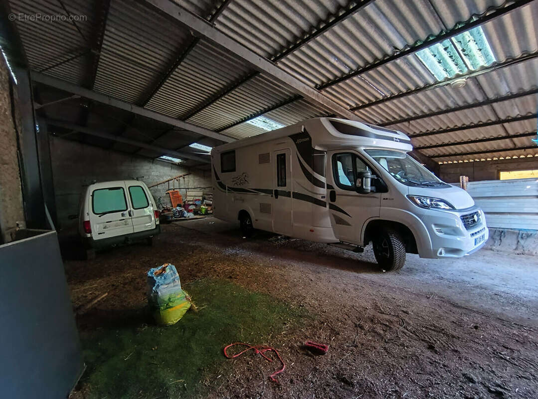 Maison à SAINT-SULPICE-LES-FEUILLES