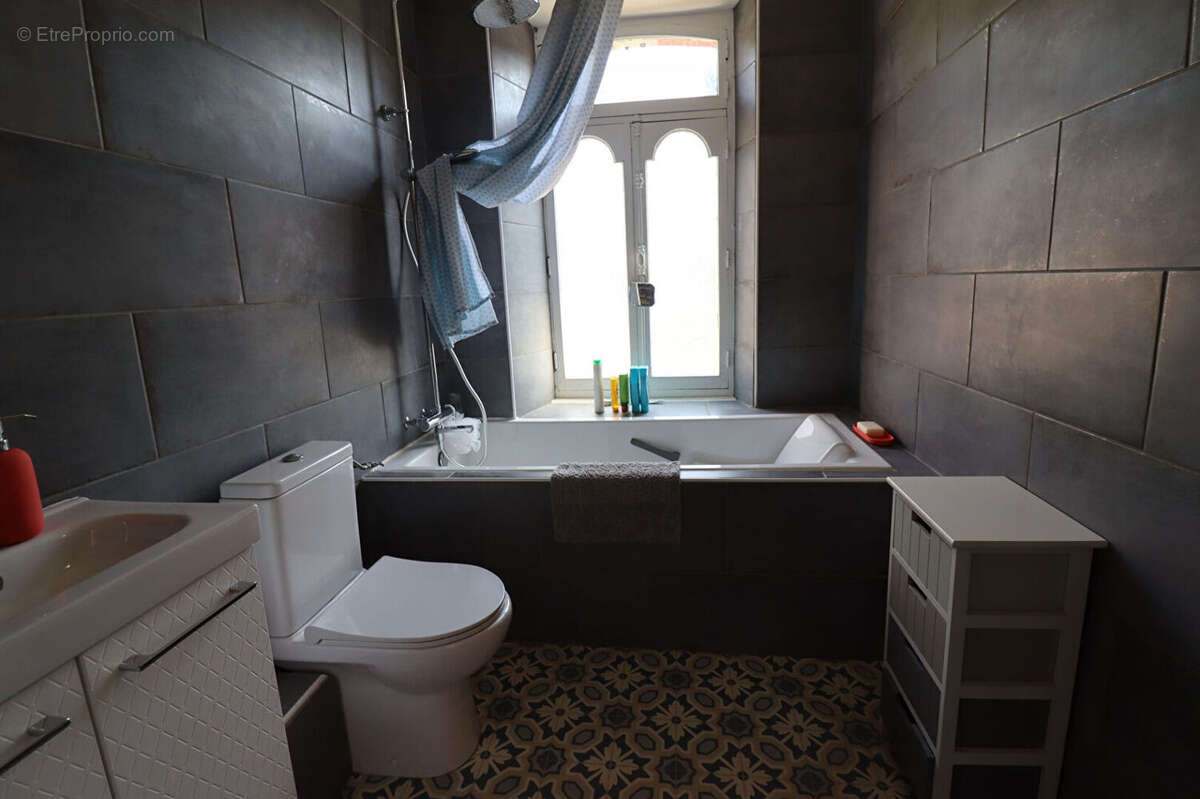 Maison à SAINT-CHAMANT