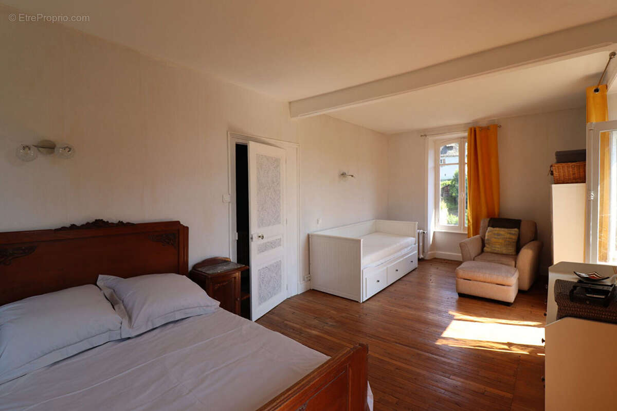 Maison à SAINT-CHAMANT