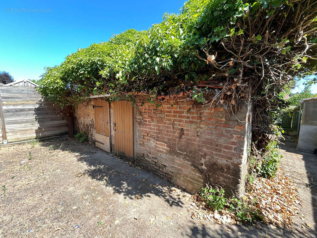 Maison à MARCILLY-EN-VILLETTE