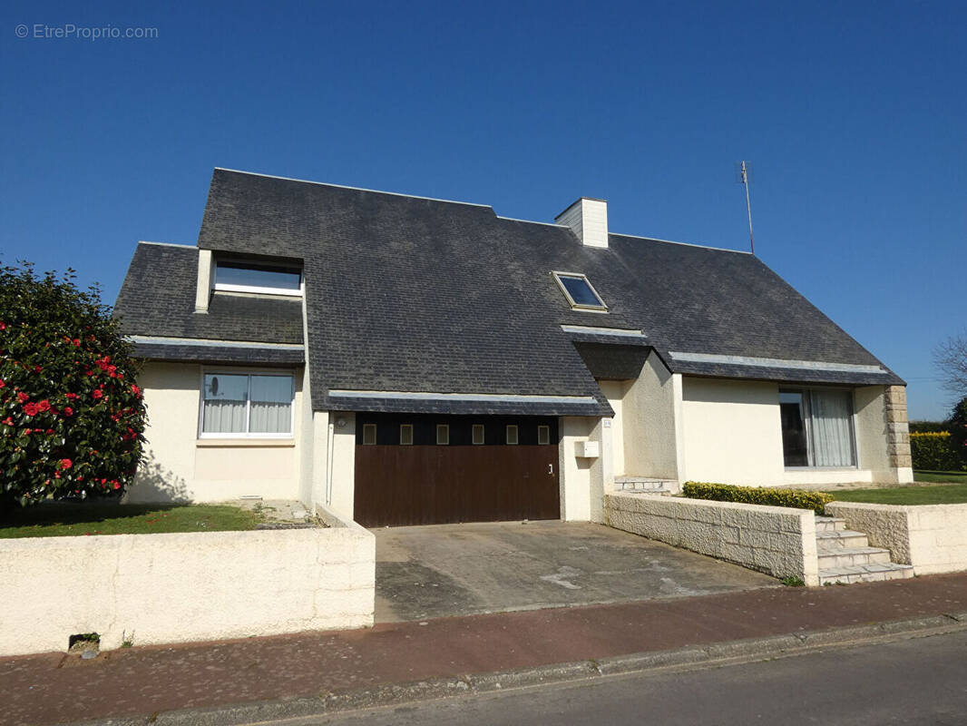 Maison à SAINT-HILAIRE-DU-HARCOUET