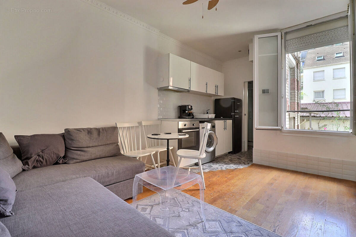Appartement à LA GARENNE-COLOMBES