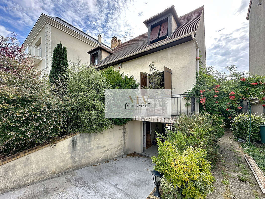Maison à BRY-SUR-MARNE