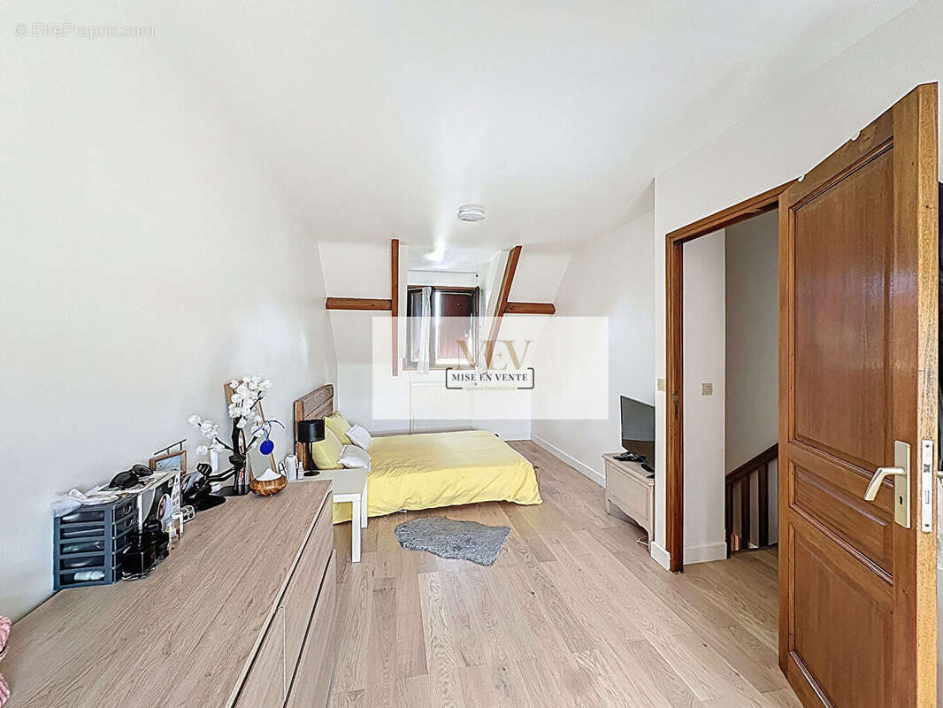 Maison à BRY-SUR-MARNE