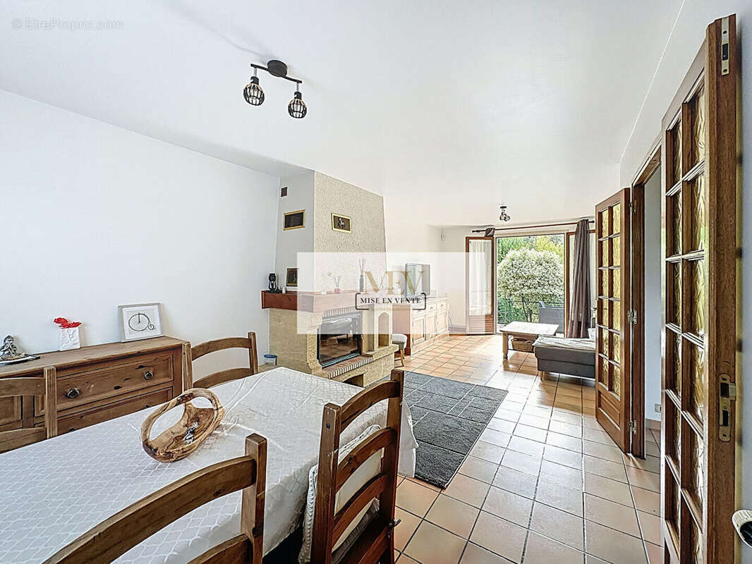 Maison à BRY-SUR-MARNE