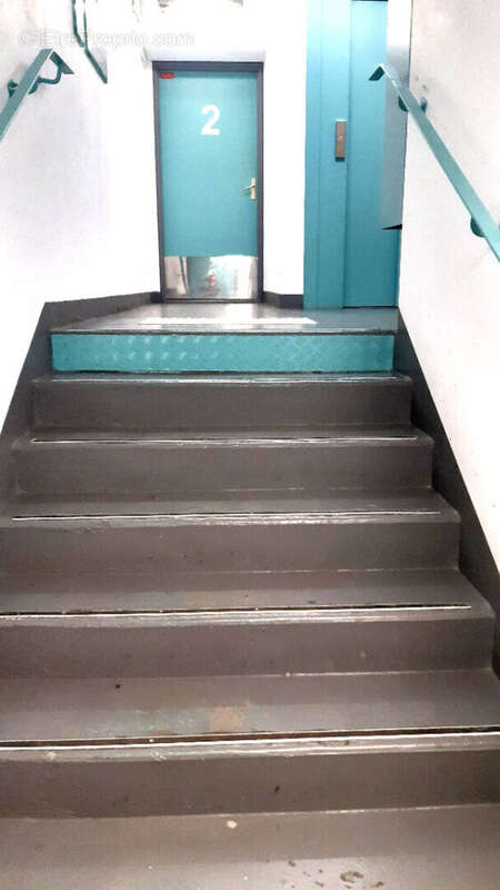 Parking à PARIS-16E