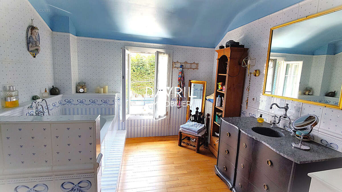 Maison à CONFLANS-SAINTE-HONORINE