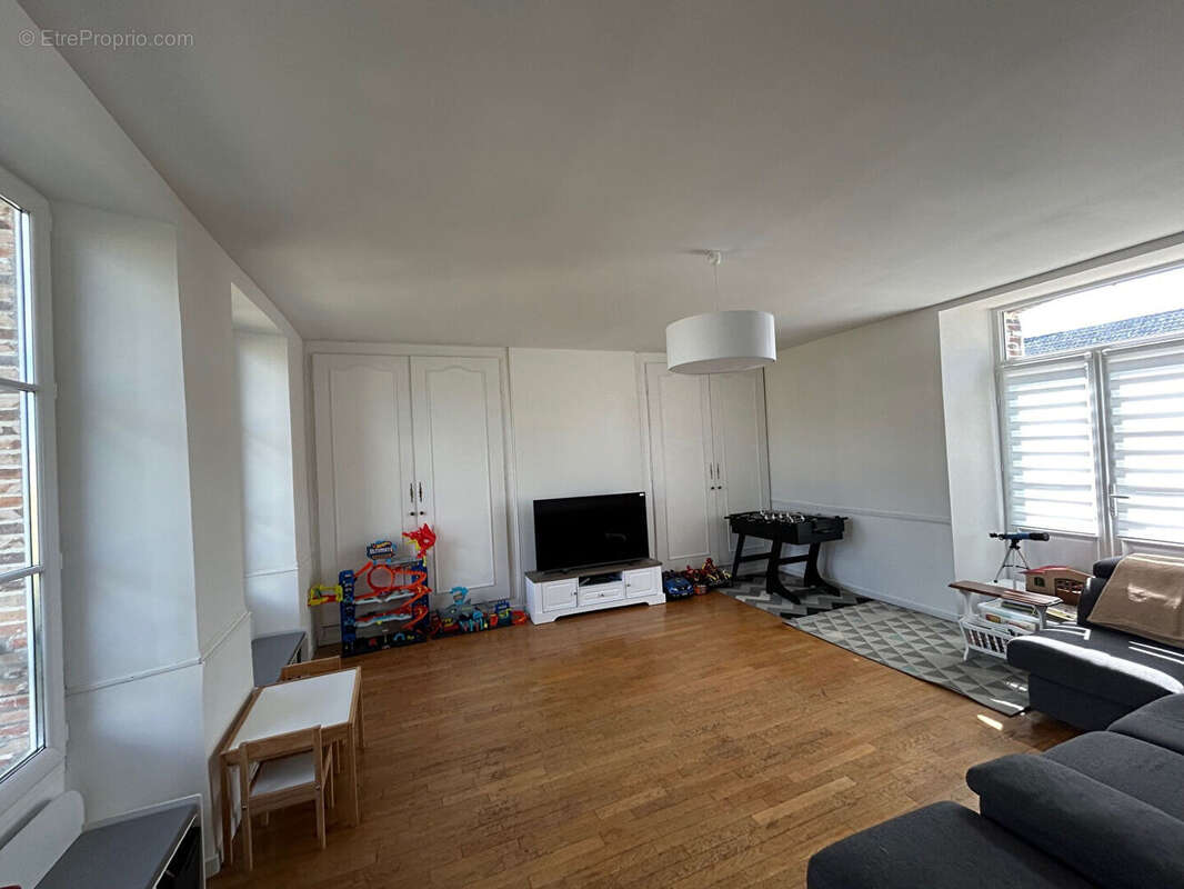 Maison à ESCLAVOLLES-LUREY