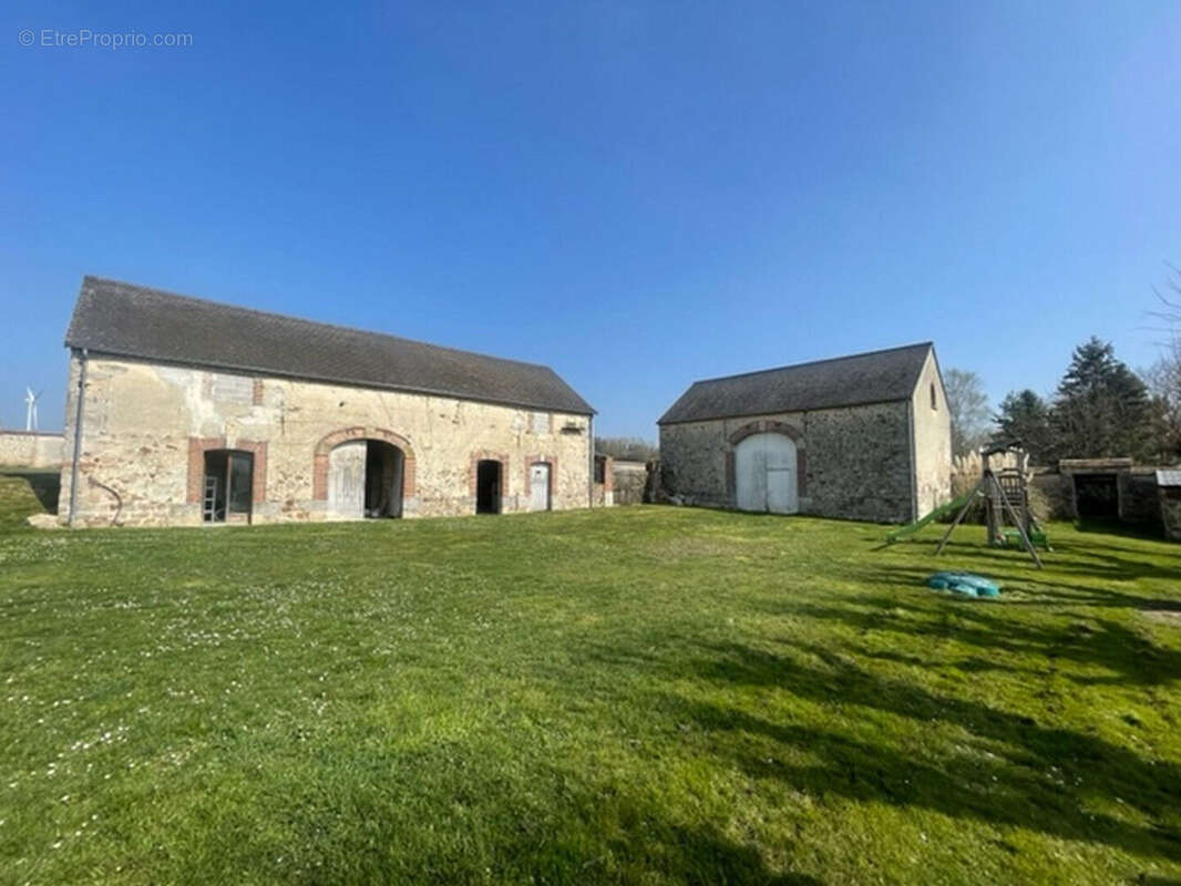 Maison à ESCLAVOLLES-LUREY