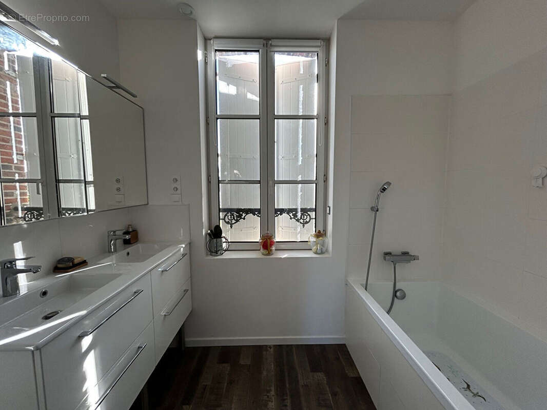 Maison à ESCLAVOLLES-LUREY