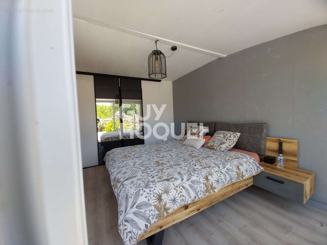 Maison à JAU-DIGNAC-ET-LOIRAC