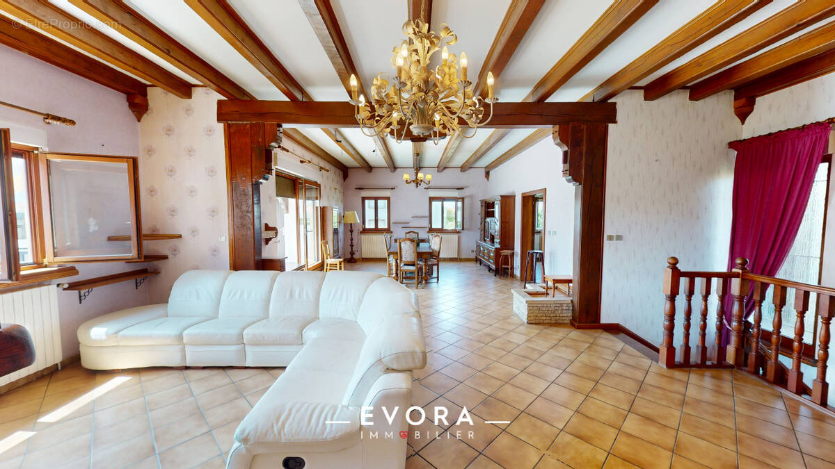 Maison à MONTIGNY-LES-METZ