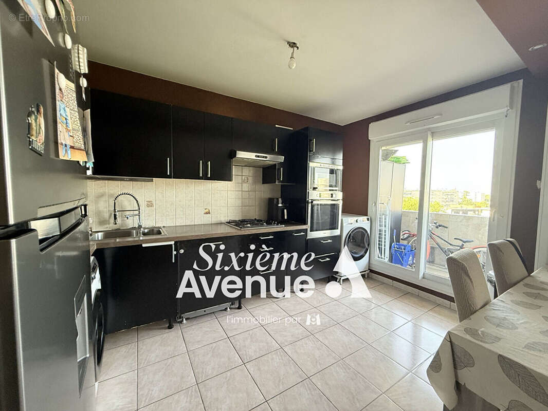 Appartement à VAULX-EN-VELIN