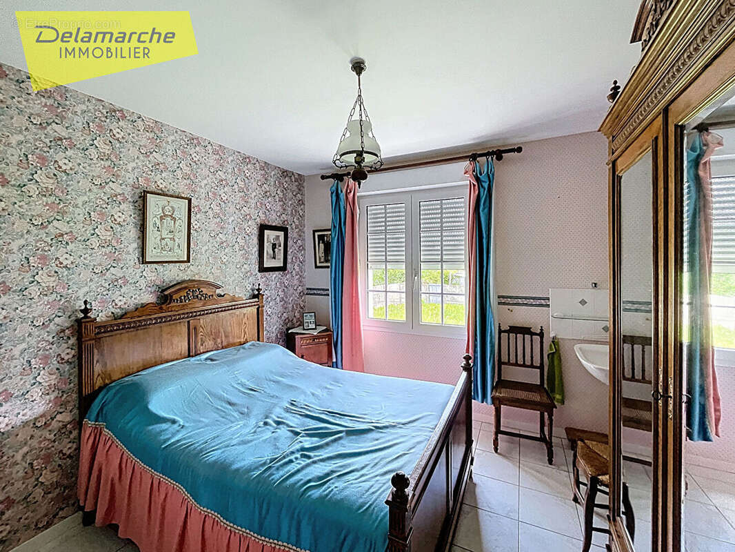 Maison à SAINT-JEAN-DES-CHAMPS