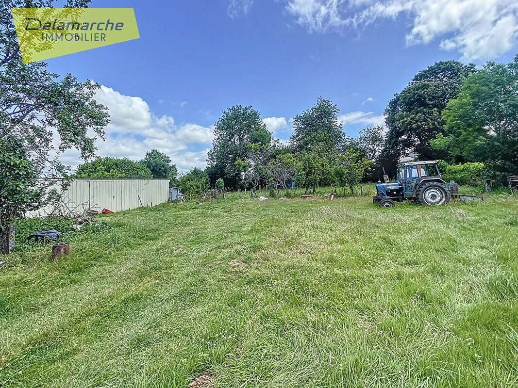 Maison à SAINT-JEAN-DES-CHAMPS