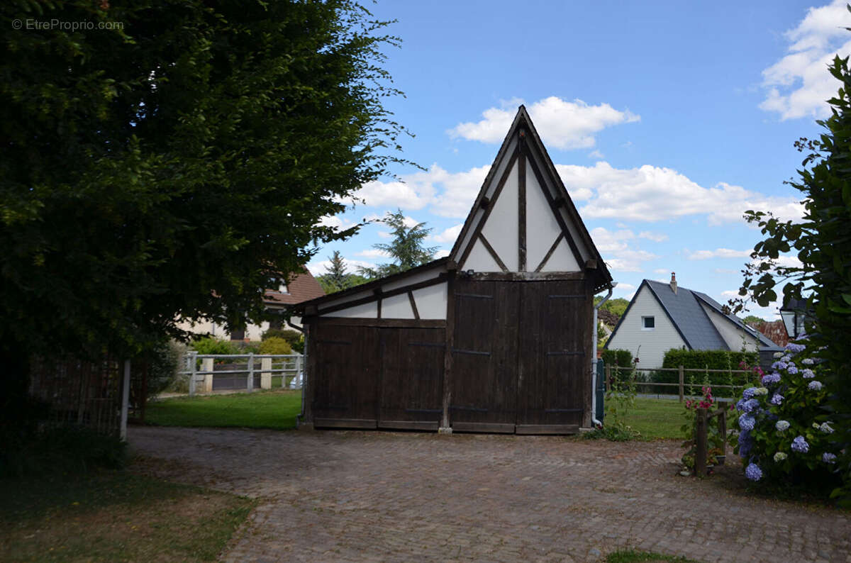 Maison à TOURVILLE-LA-CAMPAGNE