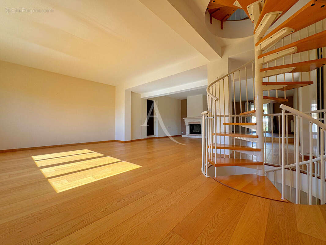 Maison à VAILHAUQUES