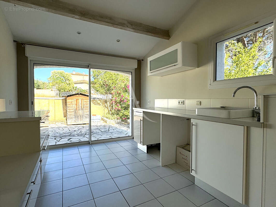 Maison à VAILHAUQUES