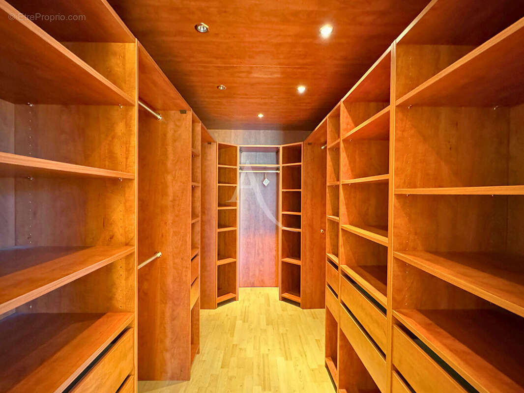 Maison à VAILHAUQUES