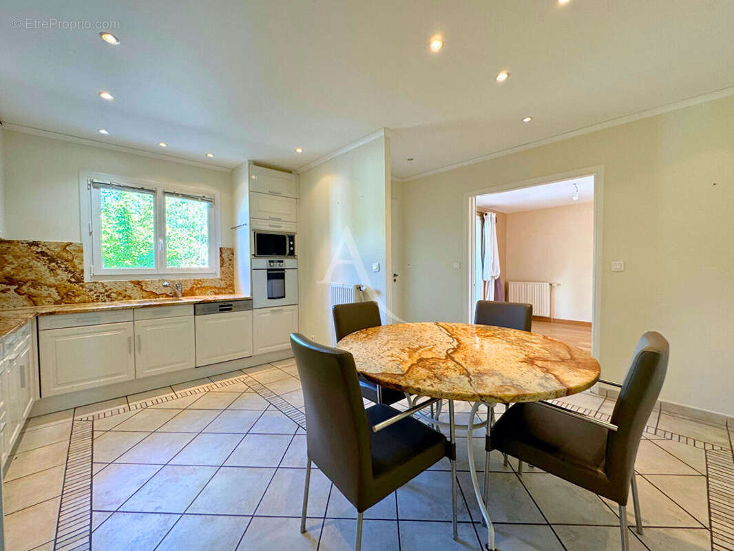 Maison à VAILHAUQUES