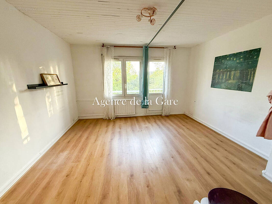 Appartement à SARTROUVILLE