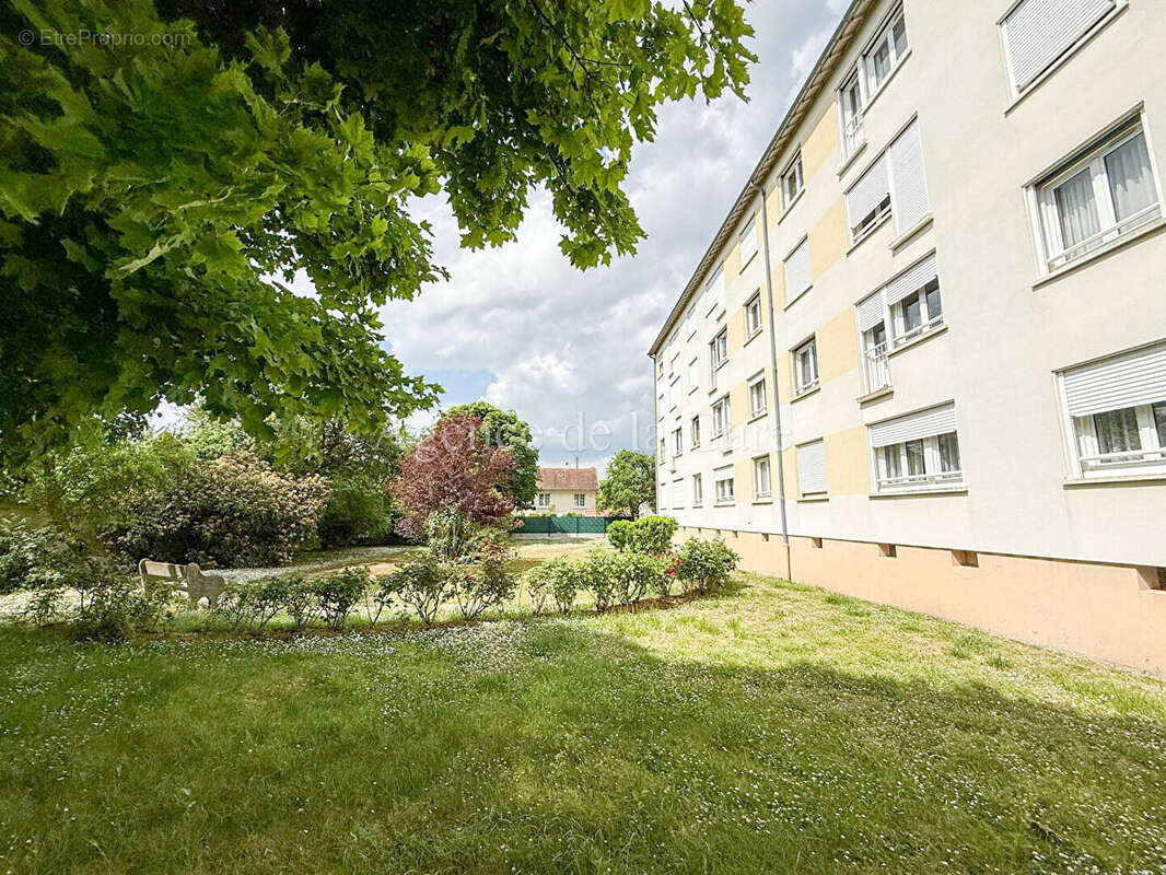 Appartement à SARTROUVILLE