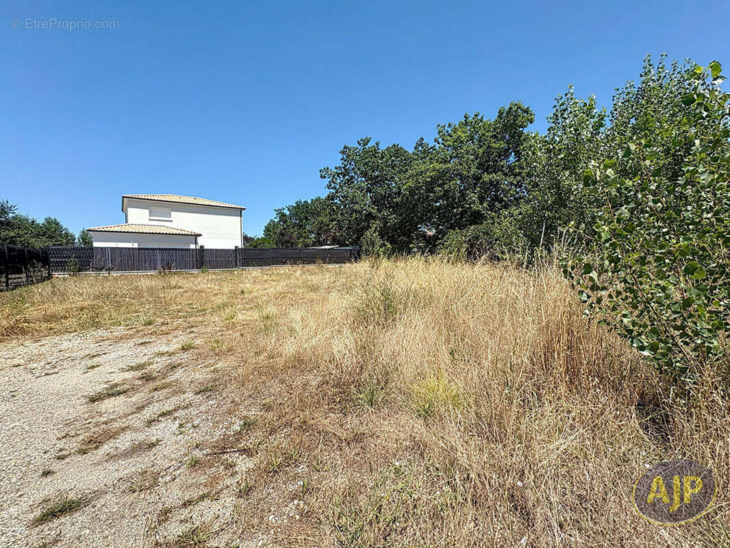 Terrain à LEOGNAN