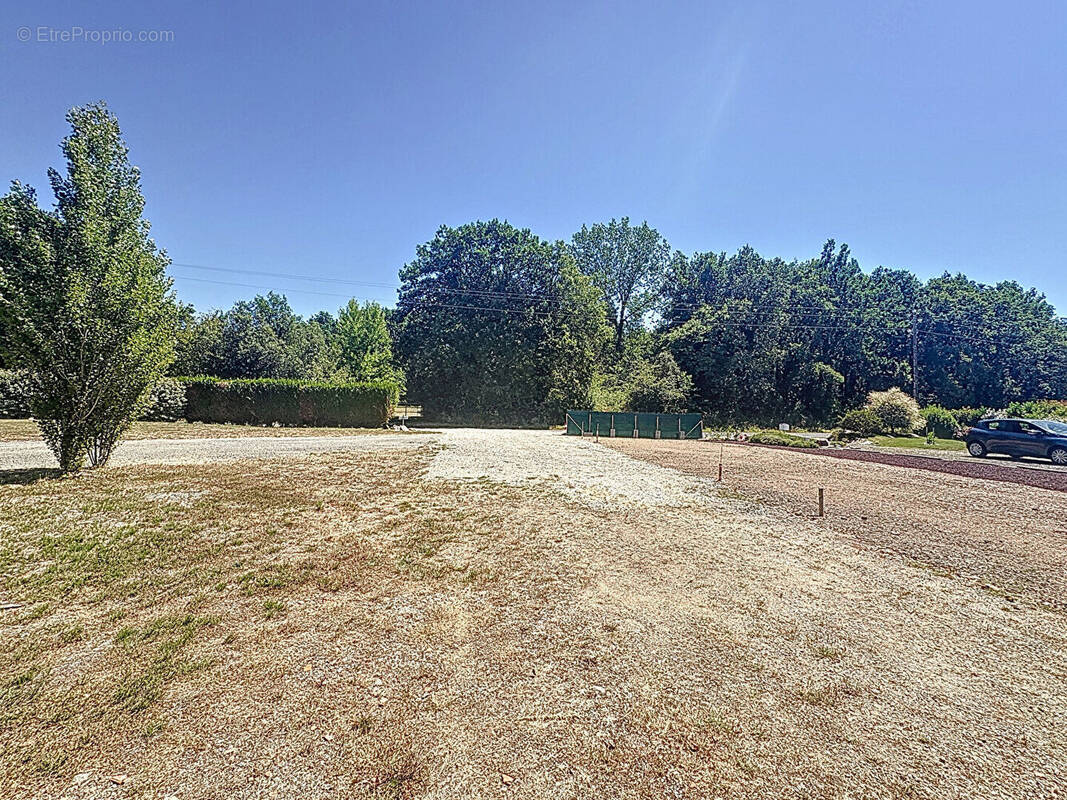 Terrain à COMMEQUIERS