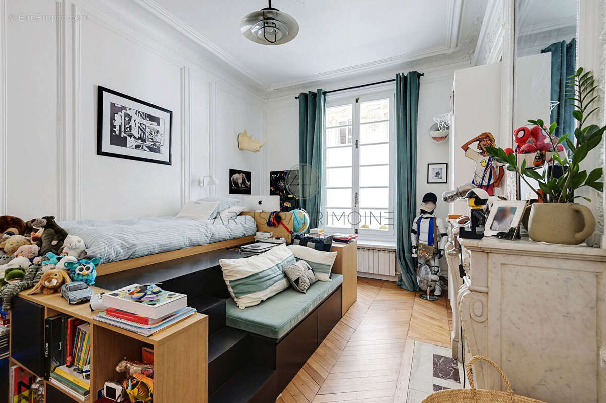 Appartement à PARIS-8E