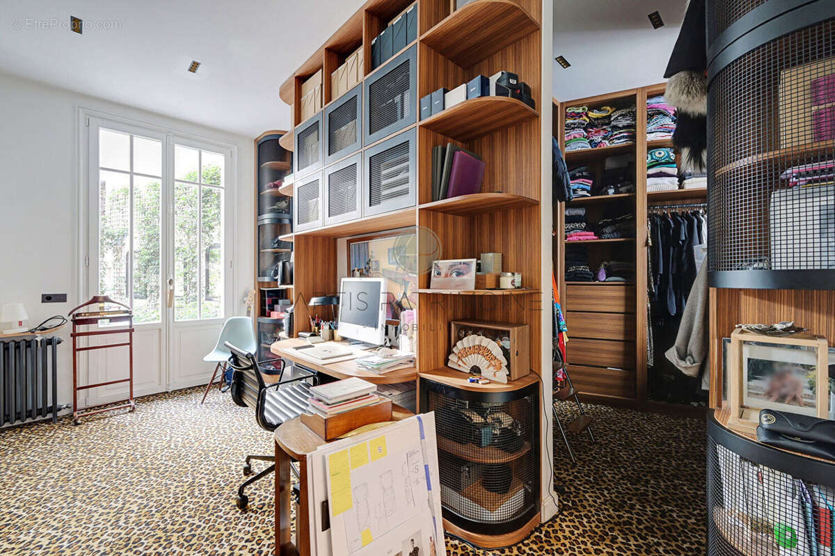 Appartement à PARIS-8E