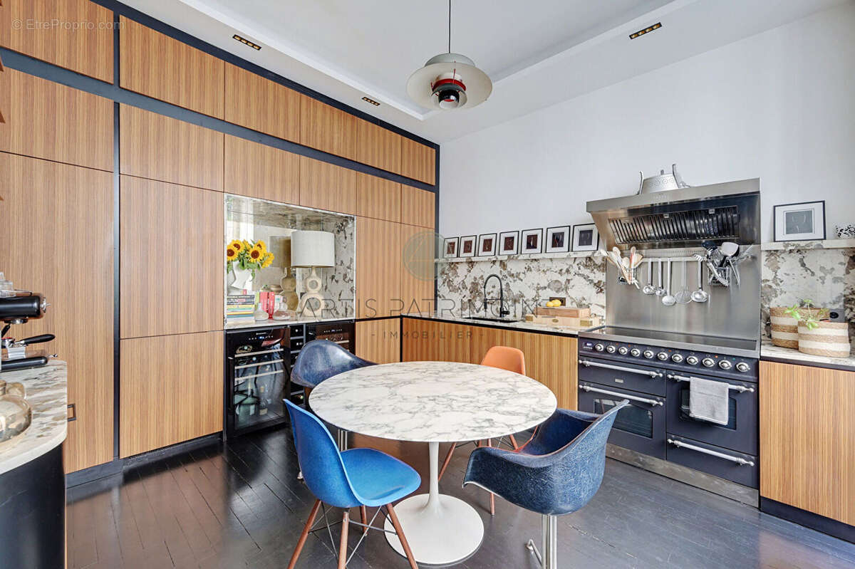 Appartement à PARIS-8E