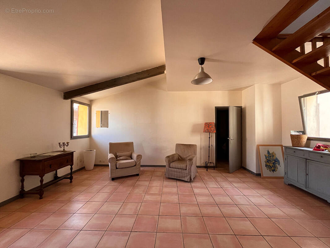 Appartement à L&#039;ISLE-SUR-LA-SORGUE