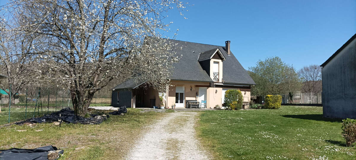 Maison à MONTAUT