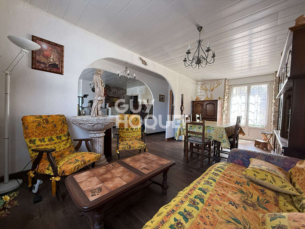 Maison à LE VIVIER-SUR-MER