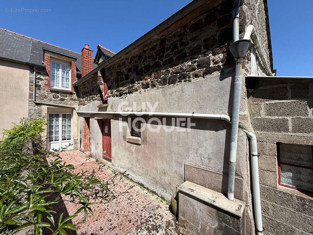Maison à LE VIVIER-SUR-MER