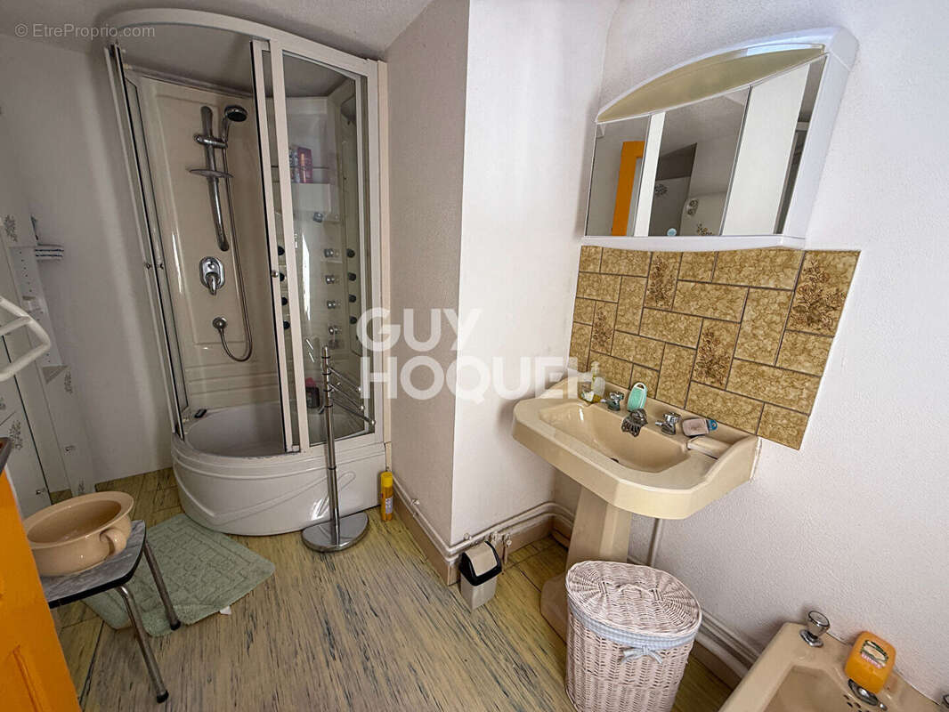 Maison à LE VIVIER-SUR-MER