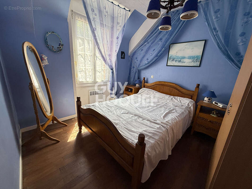 Maison à LE VIVIER-SUR-MER