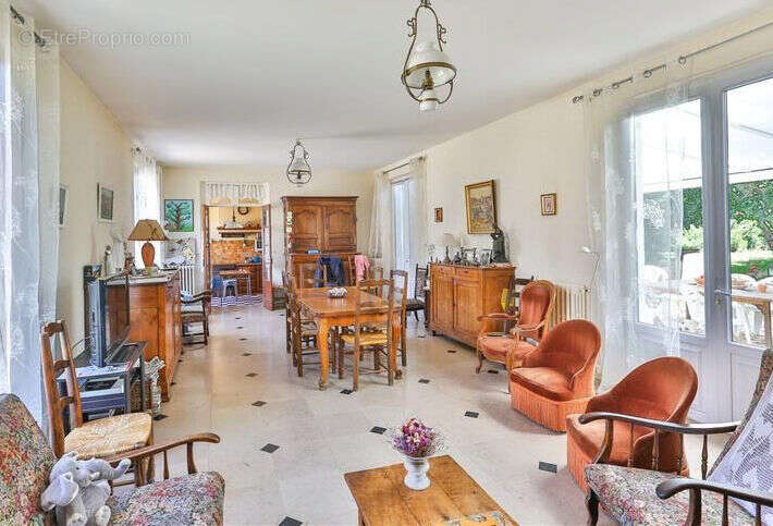 79d97df1b87a4e6f33d869f8b26a2d53bdebdf2b - Maison à SAINT-AIGULIN