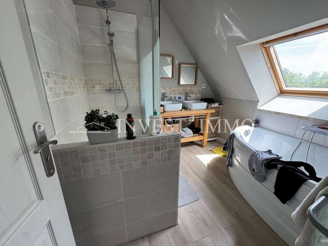 tempImageAfpWrL - Maison à BRENOUILLE