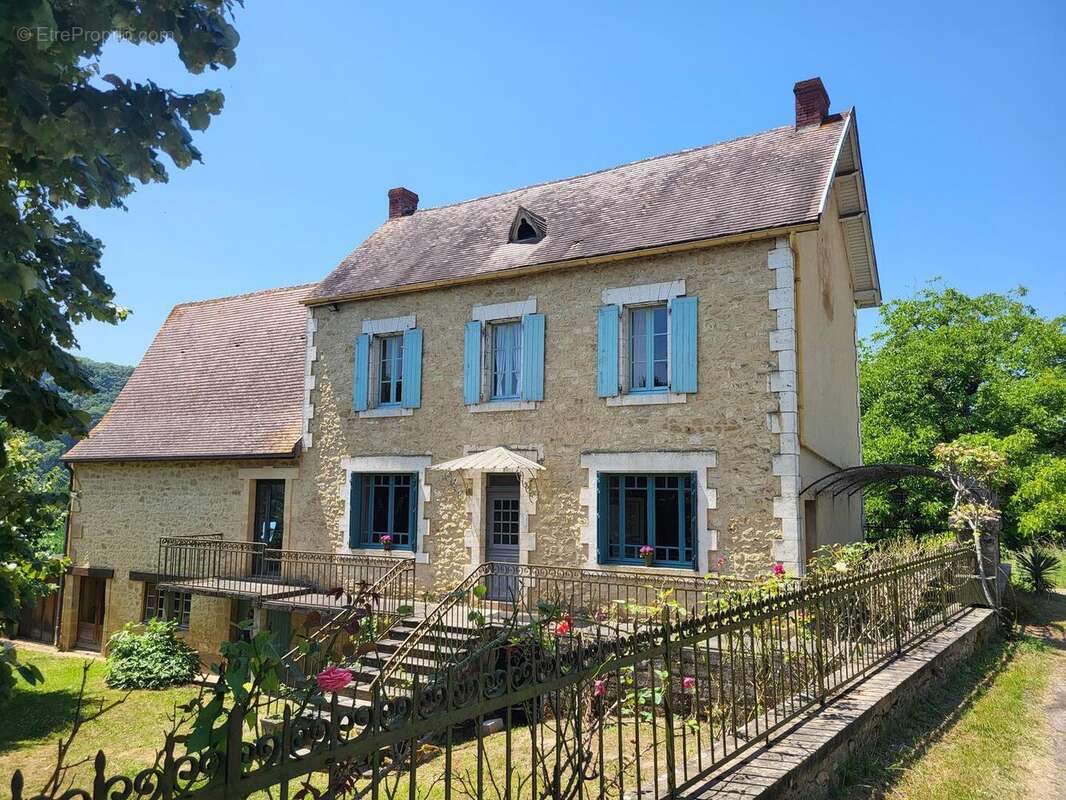 20250619144857 - Maison à SARLAT-LA-CANEDA