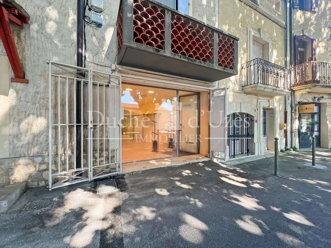 Photo 2 - Commerce à UZES