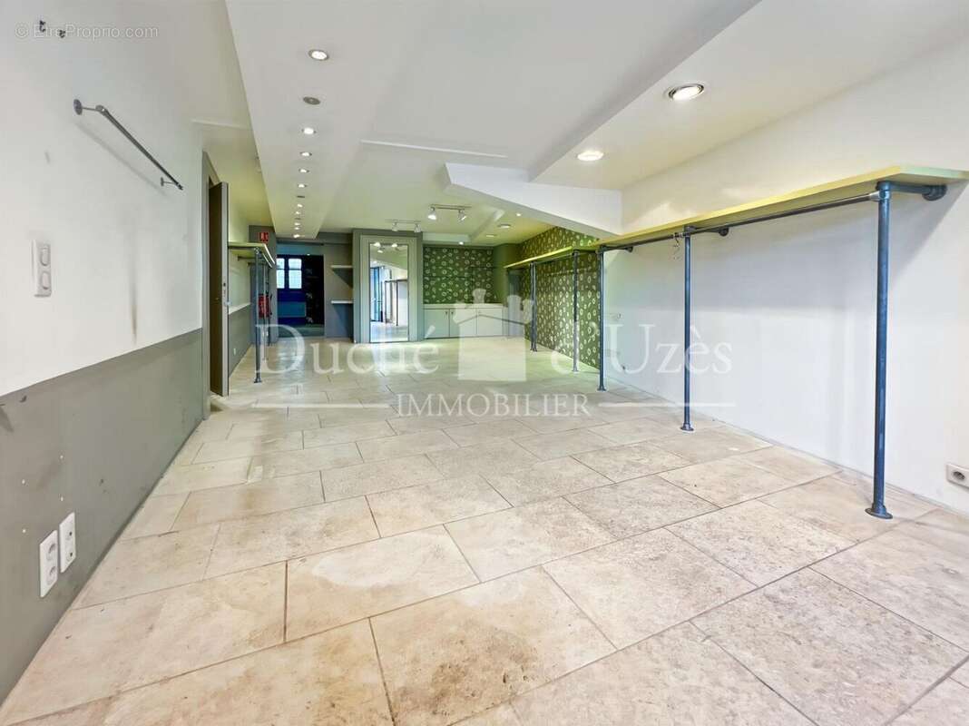 Photo 5 - Commerce à UZES