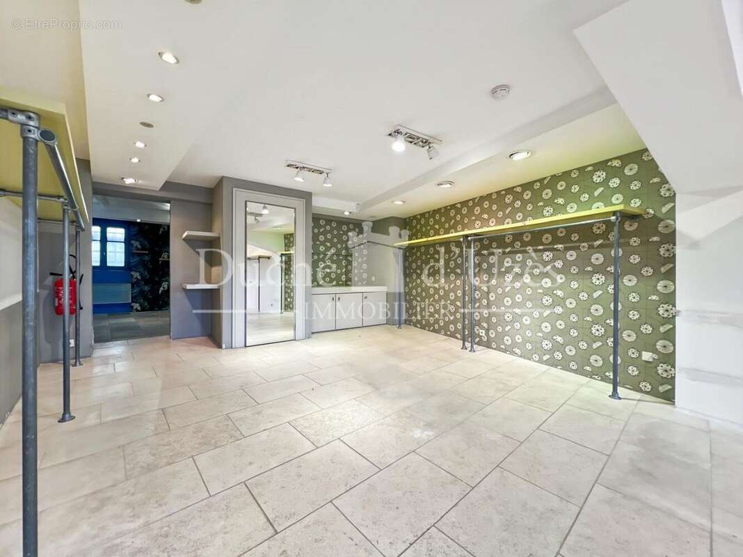 Photo 7 - Commerce à UZES