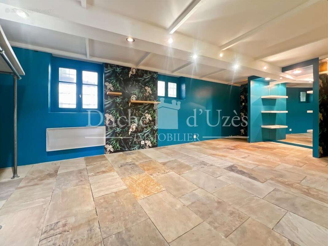 Photo 8 - Commerce à UZES