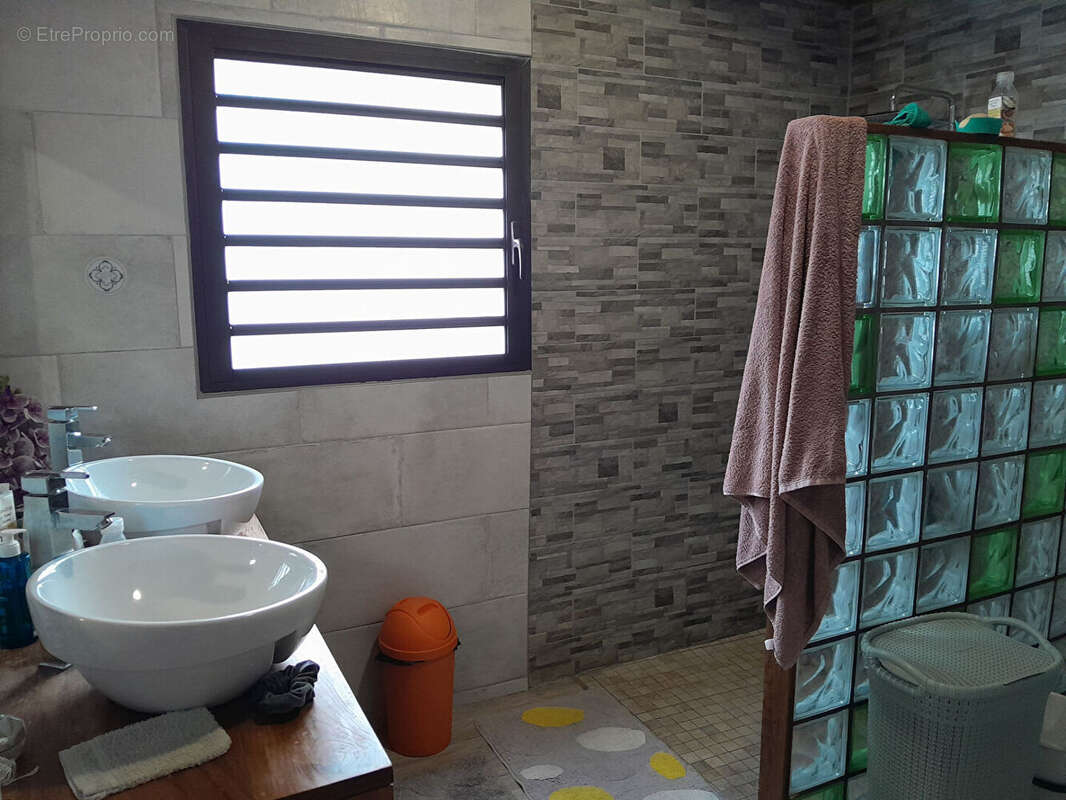 Maison à LA PLAINE-DES-PALMISTES