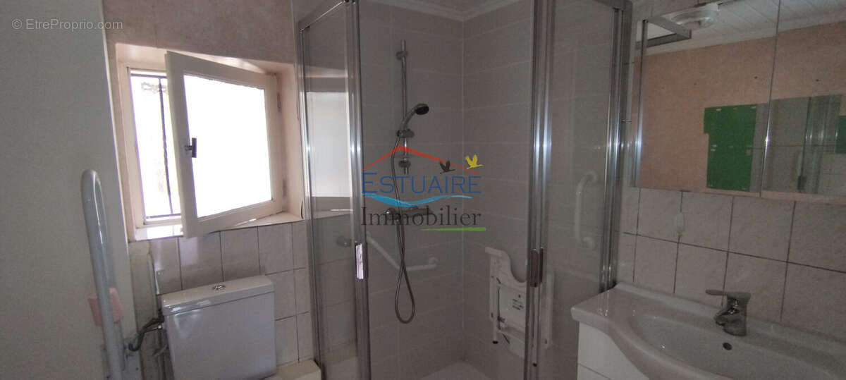 Maison à SAINT-ETIENNE-DE-MONTLUC